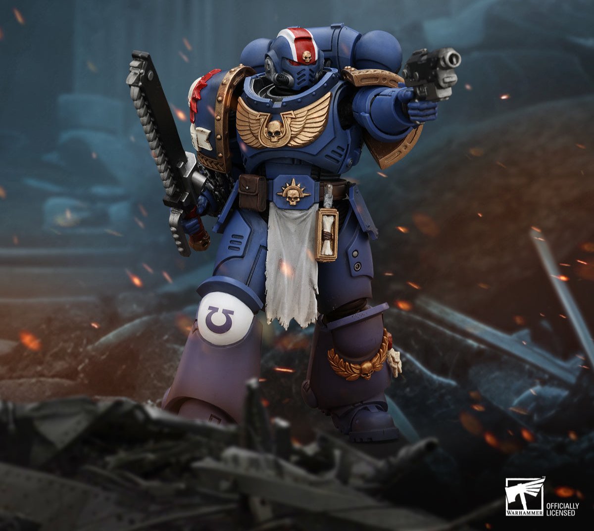 Warhammer 40,000: Space Marine 2 - Ultramarines Lieutenant Titus - Action Figure